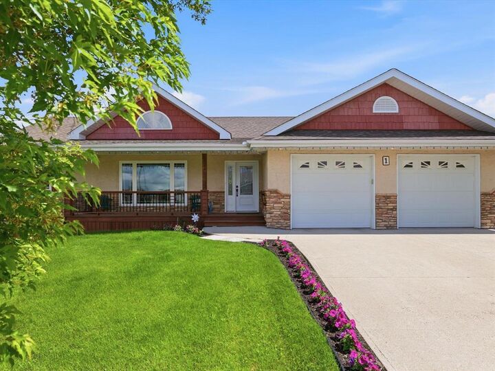 Property Photo:  1 Jeanne Drive  MB R0A 0W0 