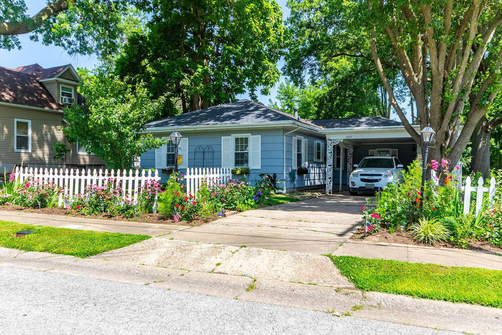 Property Photo:  1205 Pollock Rd  MO 65265 