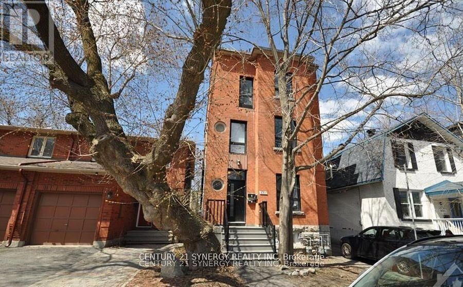 Property Photo:  571 McLeod Street 1A  ON K1R 5R2 