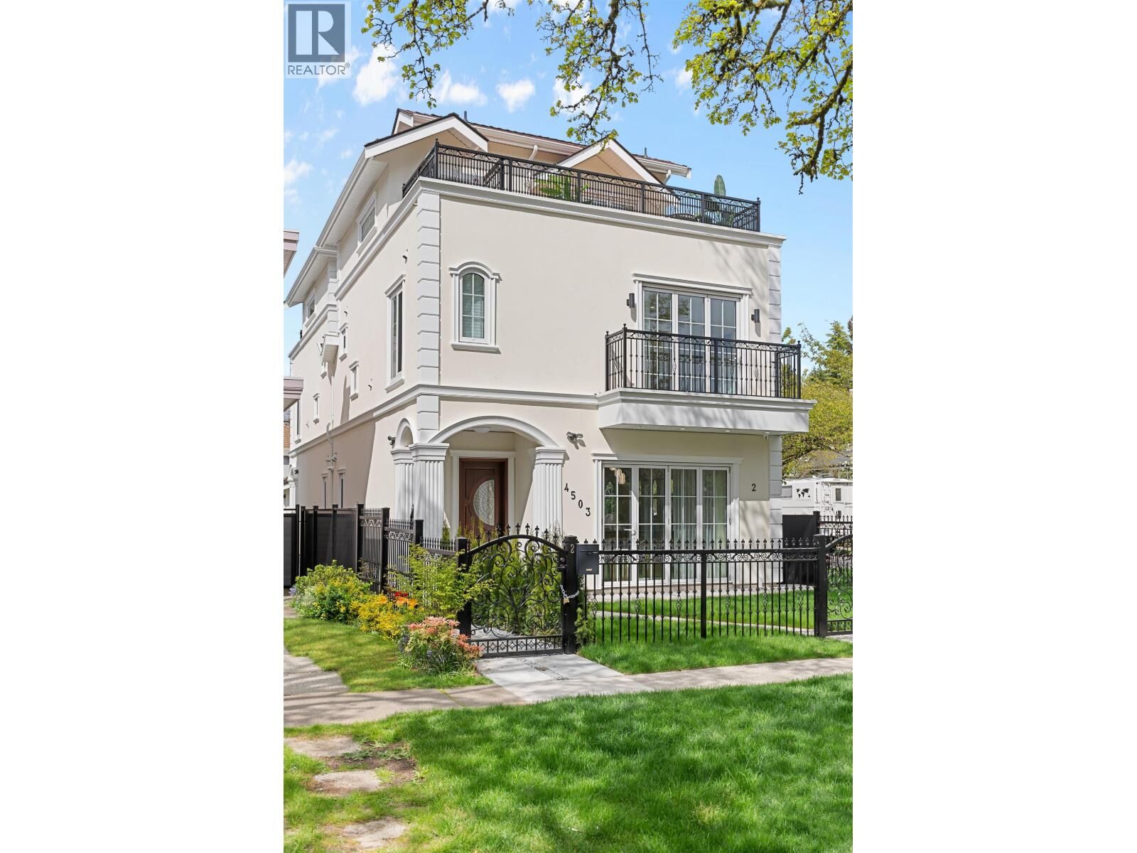 Property Photo:  4503 West 15th Avenue 2  BC V6R 3B3 