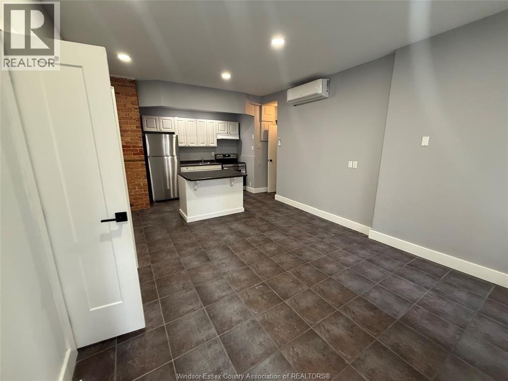 Property Photo:  405 Pelissier A  ON N9A 4L2 
