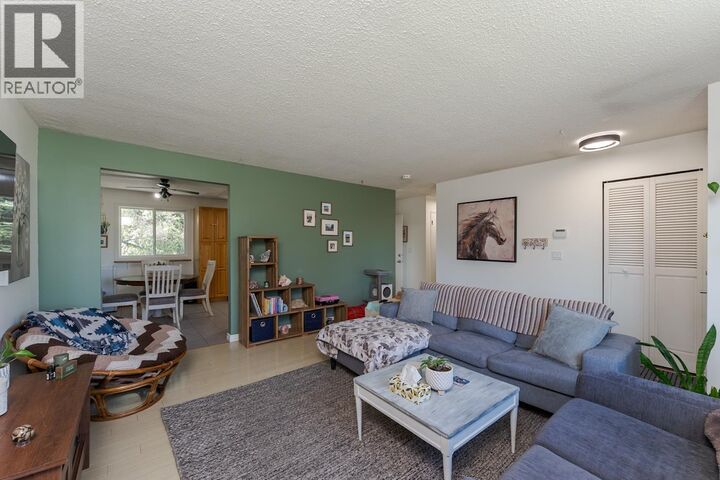Property Photo: 1567 Pearson Avenue BC V2L 4K7