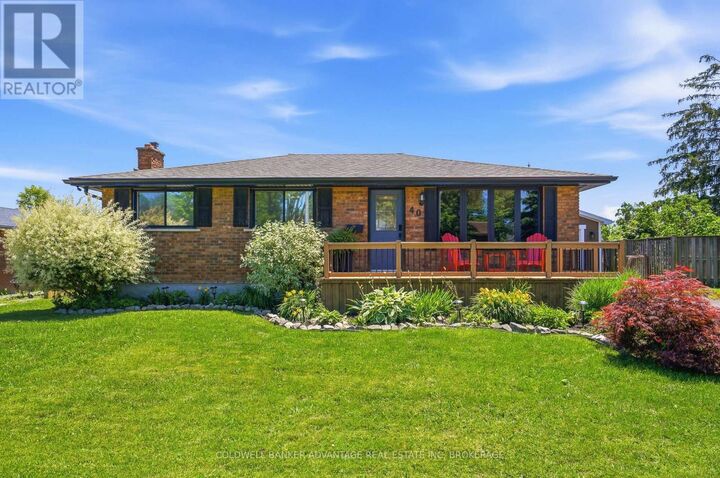 Property Photo: 40 Wellbrook Boulevard ON L3C 5T4
