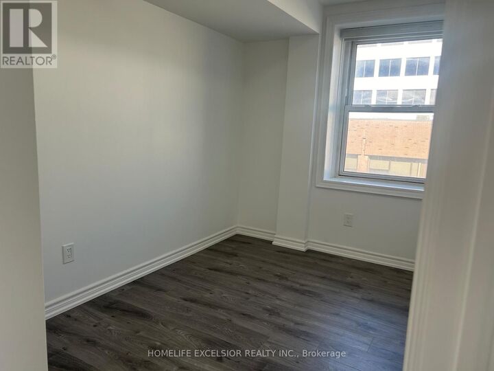Property Photo:  3 Simcoe Street South Unit 6  ON L1H 1A9 