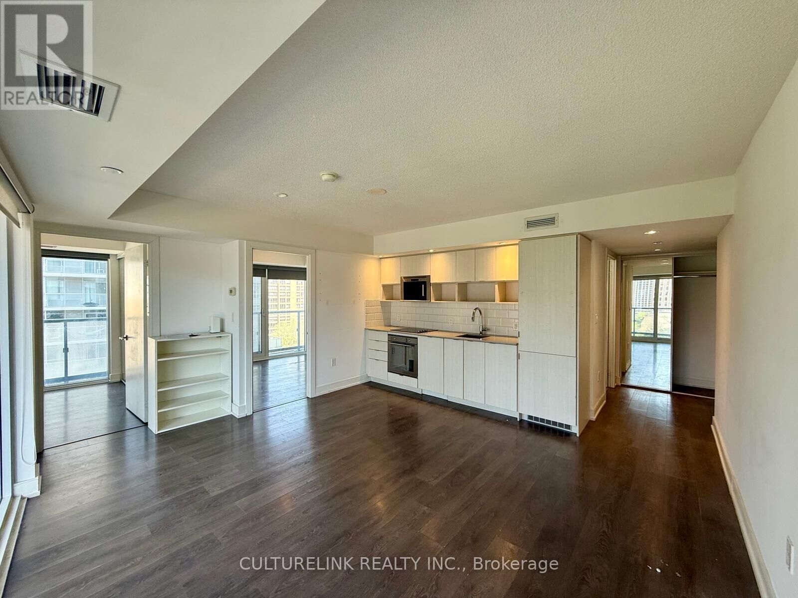 Property Photo:  89 McGill Street 902  ON M5B 0B1 
