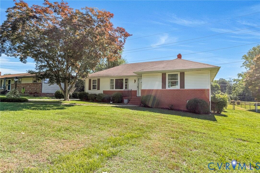 Property Photo: 7409 Fairway Avenue VA 23228