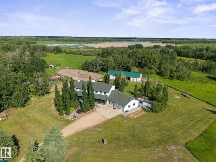 Property Photo:  51559 Rge Road 204  AB T8G 1G3 