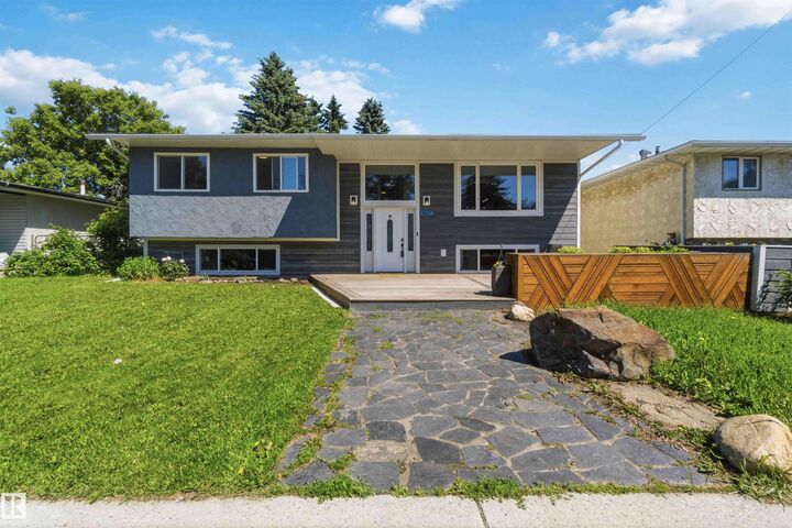 Property Photo:  4227 40 Avenue  AB T7Z 1J7 