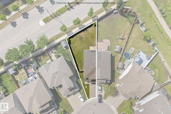 Property Photo: 12523 171 Avenue NW AB T5X 0E5