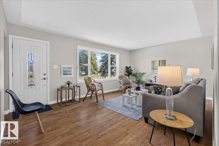 Property Photo:  7807 128 Avenue NW  AB T5C 1T6 