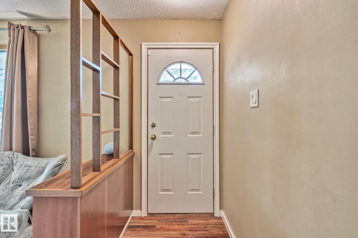 Photo de la propriété:  14820 75A Street NW  AB T5C 1A5 