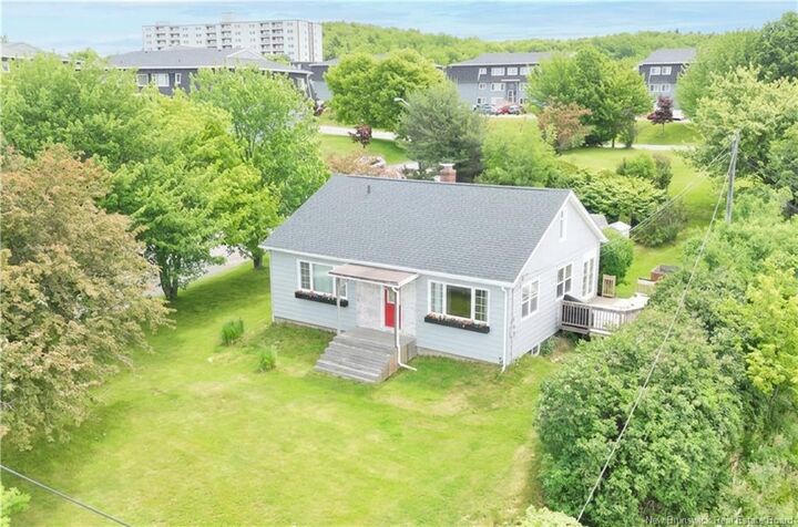 Property Photo:  10 Essex St East  NB E2J 4G5 