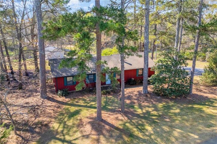 Property Photo: 185 Live Oak Place GA 30606