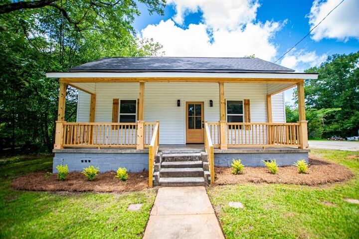 Property Photo:  115 Pine Street  GA 30117 