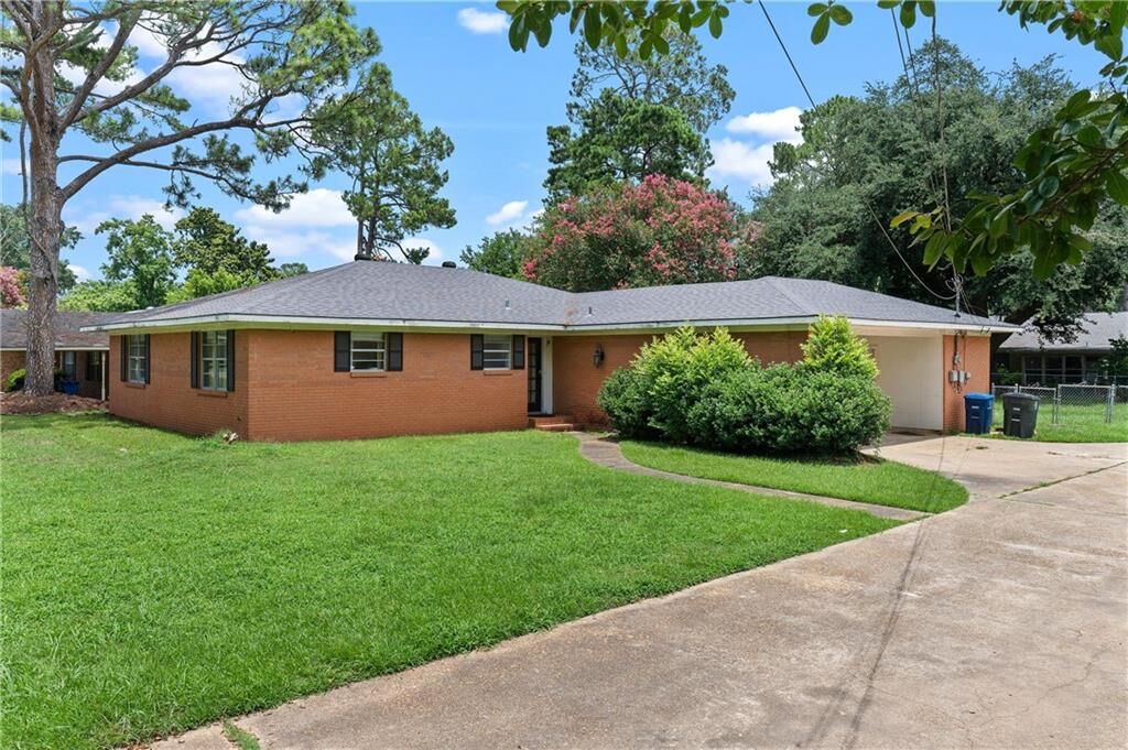 Property Photo:  943 Harling Lane  LA 71457 
