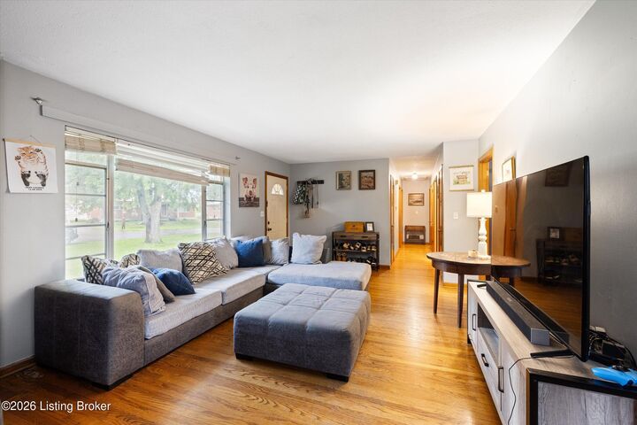 Property Photo:  4313 Naneen Dr  KY 40216 