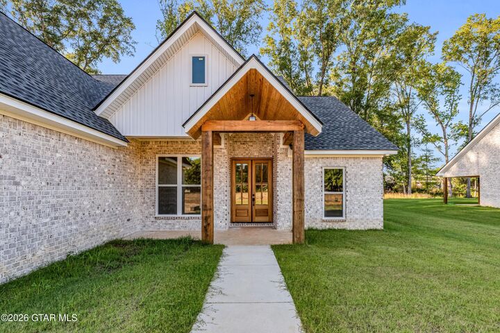 Property Photo:  114 Post Oak Street  MS 39752 