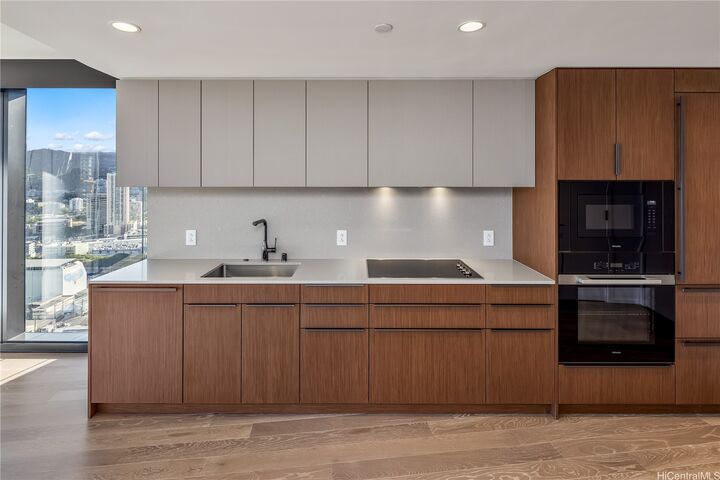Property Photo: 333 Ward Avenue 3515 HI 96814