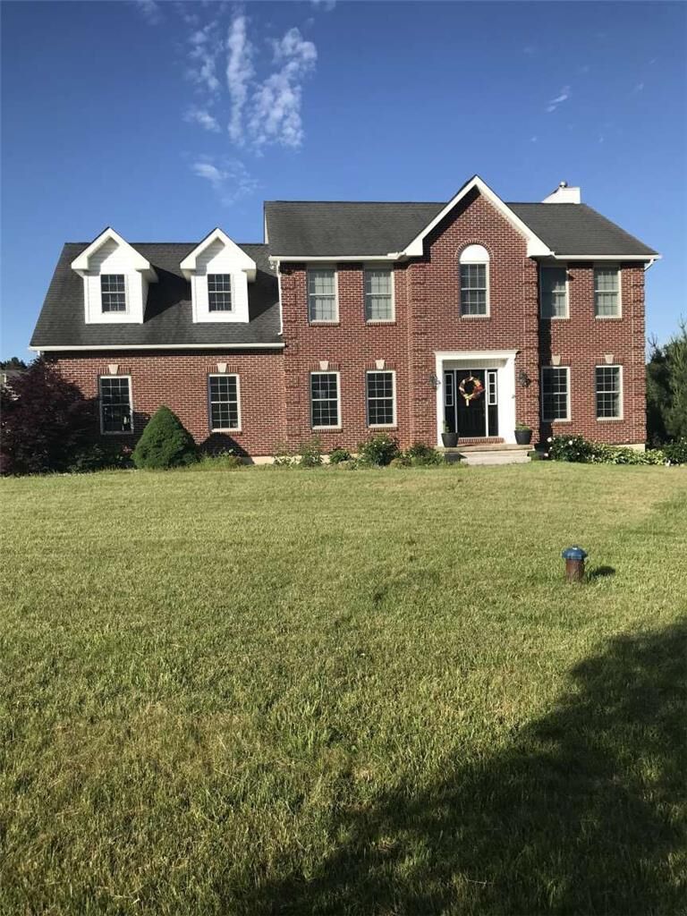 Property Photo: 211 Bushkill Terr PA 18064