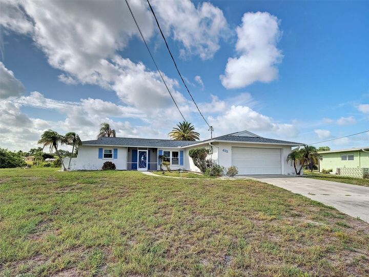 Property Photo:  412 Pine Tree Terrace  FL 34293 
