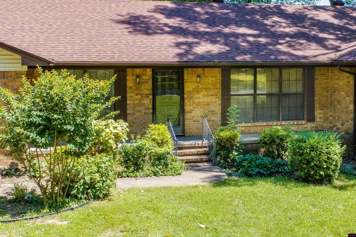 Property Photo:  809 Columbia Avenue  AR 72653 