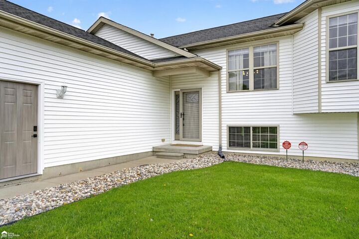 Property Photo:  11276 Autumn Breeze Trail  MI 48420 