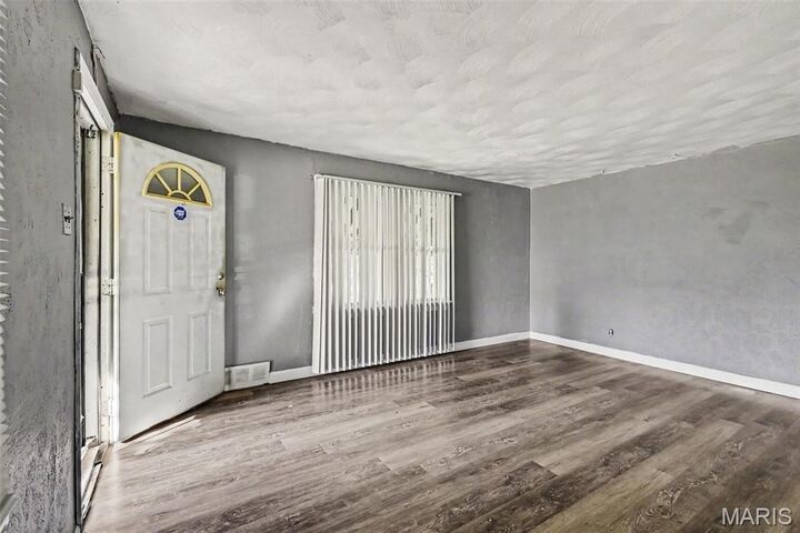 Property Photo:  3801 Avondale Avenue  MO 63121 