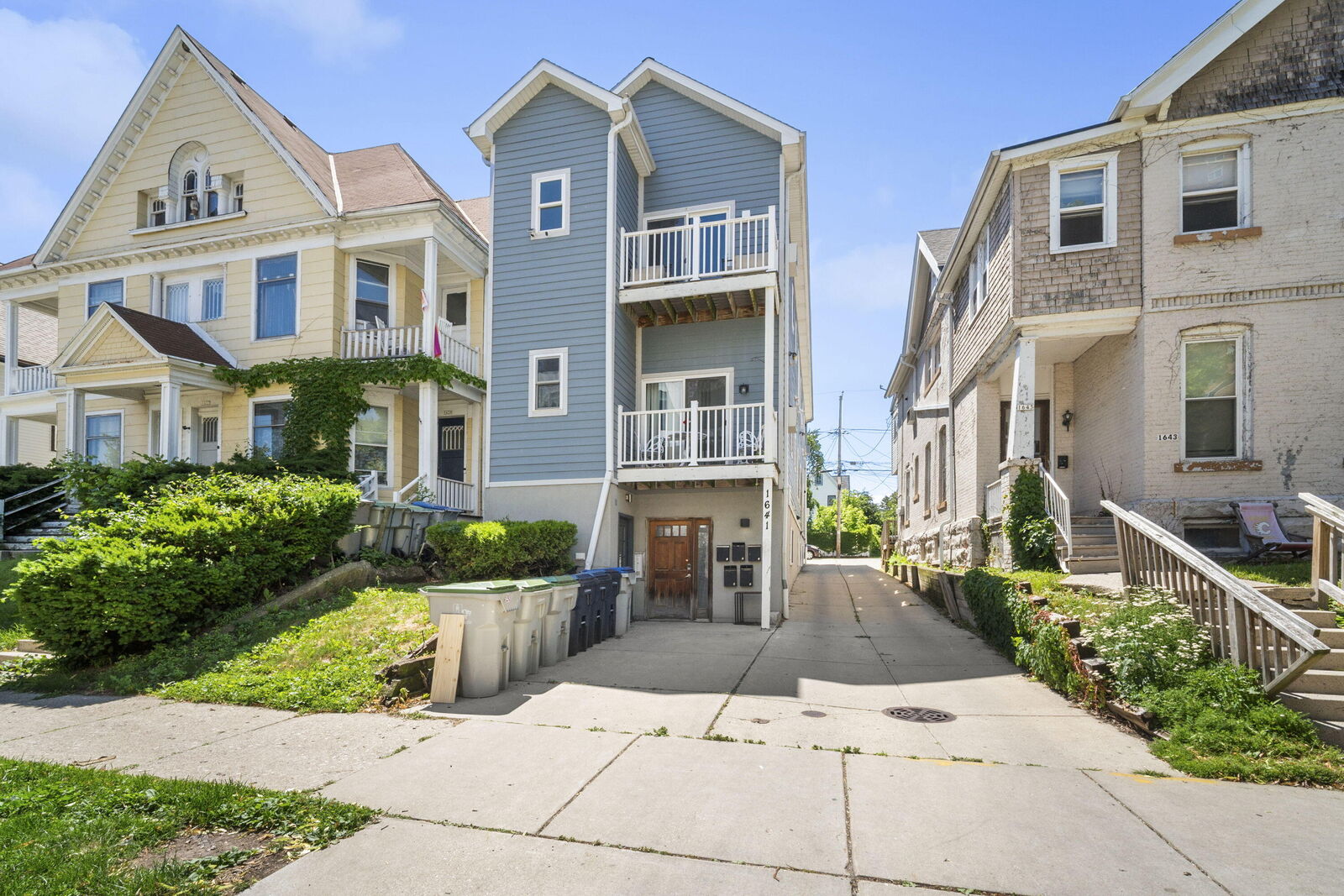 Property Photo: 1641 N Franklin Pl WI 53202