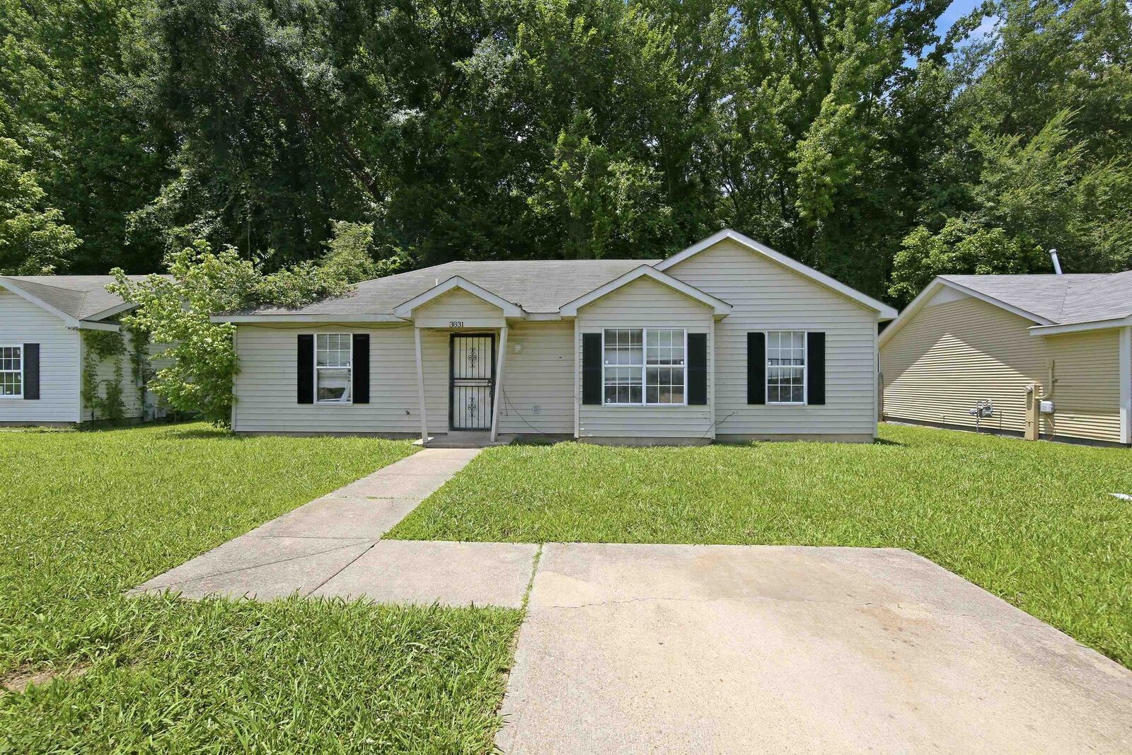 Property Photo:  3831 Black Forrest Dr  TN 38128 