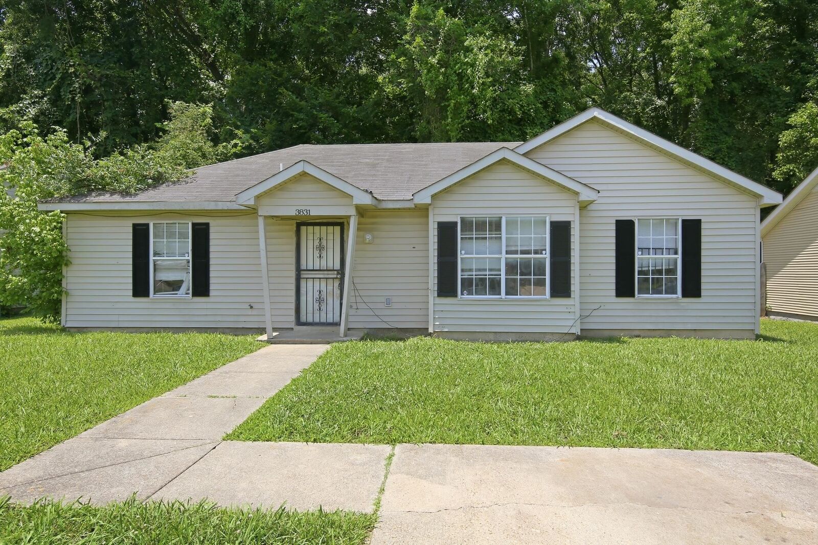 Property Photo:  3831 Black Forrest Dr  TN 38128 