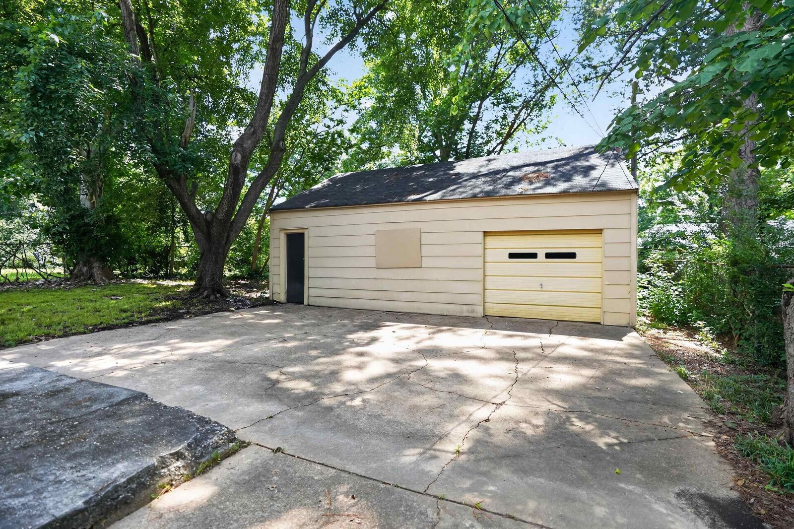 Property Photo:  3520 Lehi Dr  TN 38128 