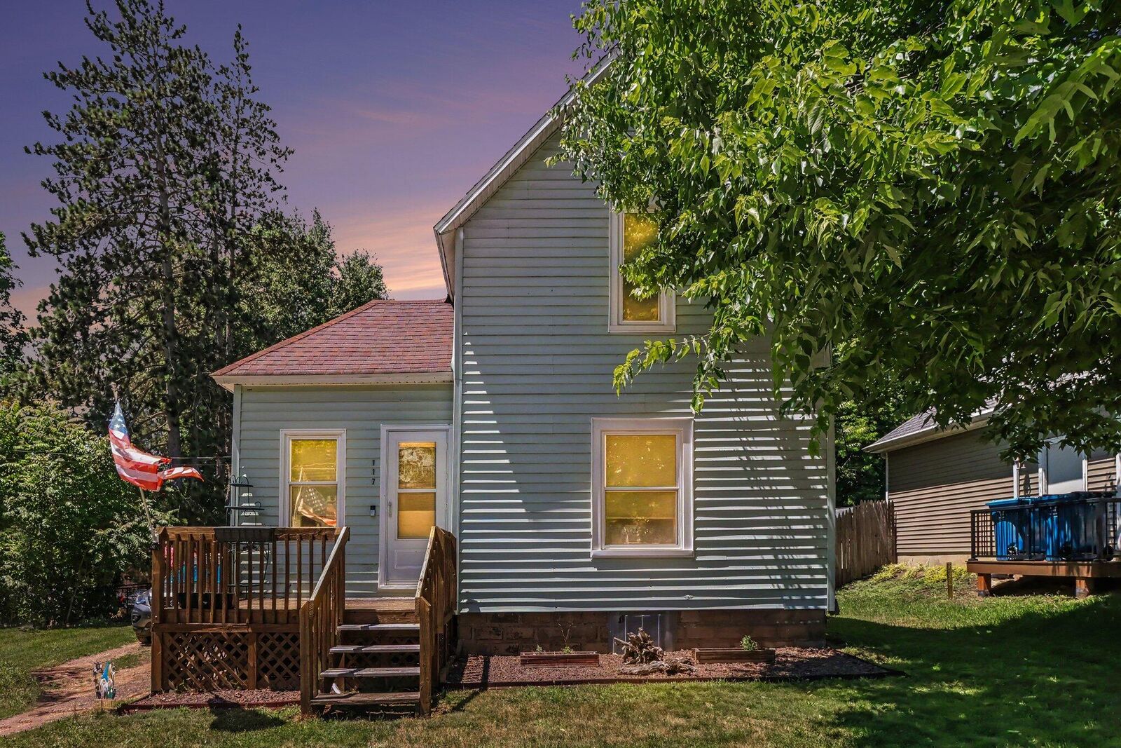 Property Photo:  117 Knapp Street  MI 49010 