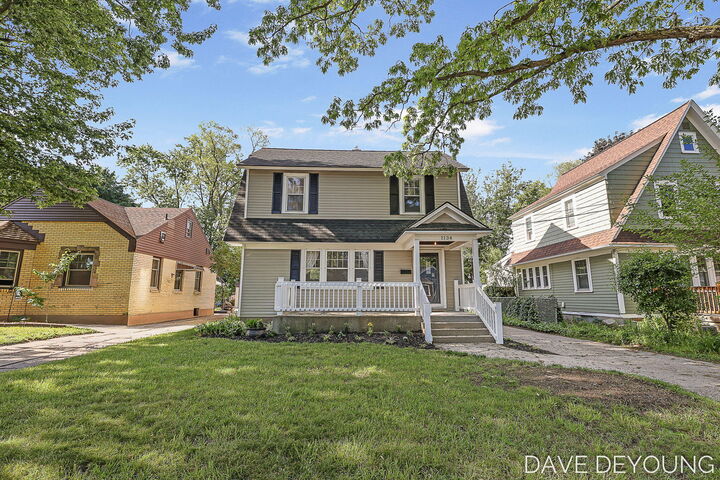 Property Photo:  1134 Hoyt Street SE  MI 49507 