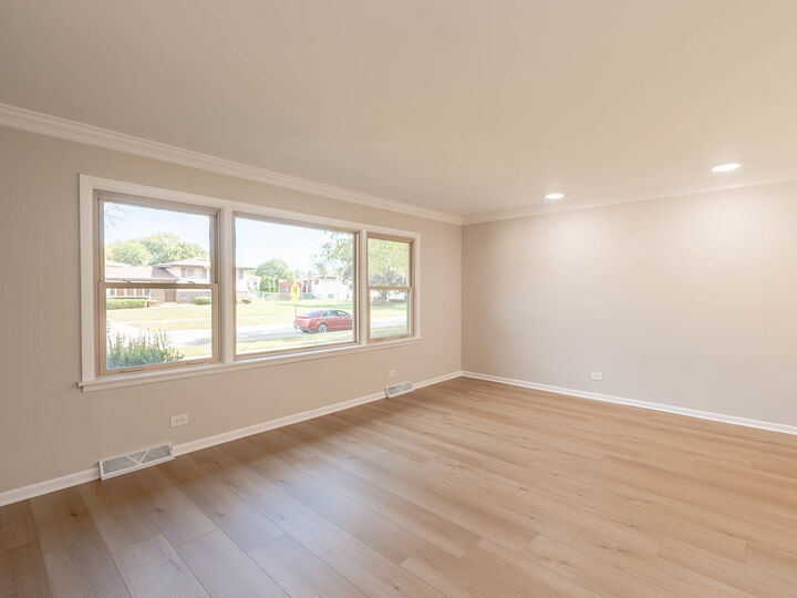 Property Photo: 978 Sycamore Lane IL 60103