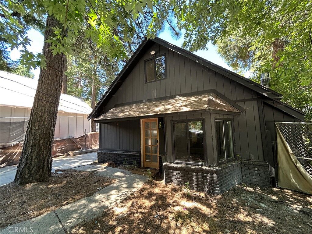 Property Photo:  628 Friendly  CA 92325 