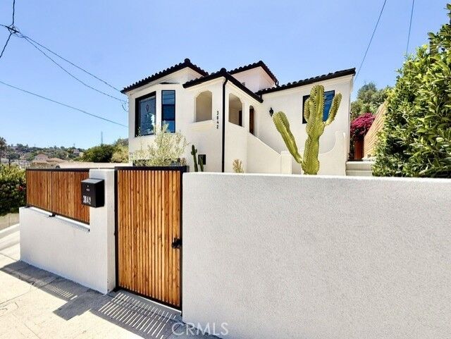 Property Photo:  3842 Woolwine Drive  CA 90063 