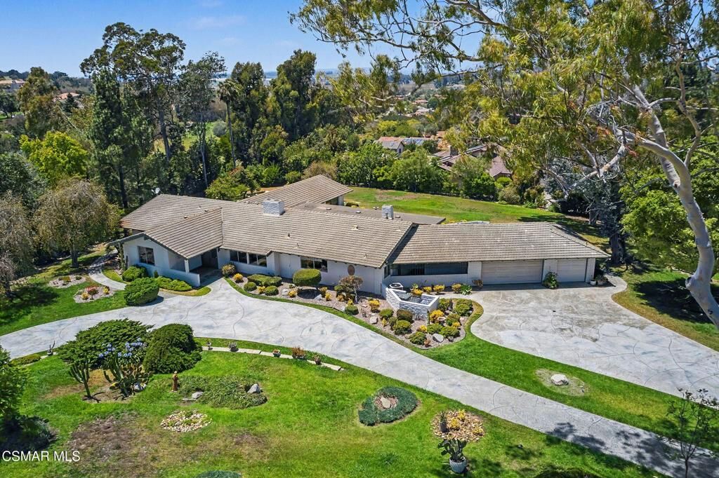 Property Photo:  195 Avocado Place  CA 93010 