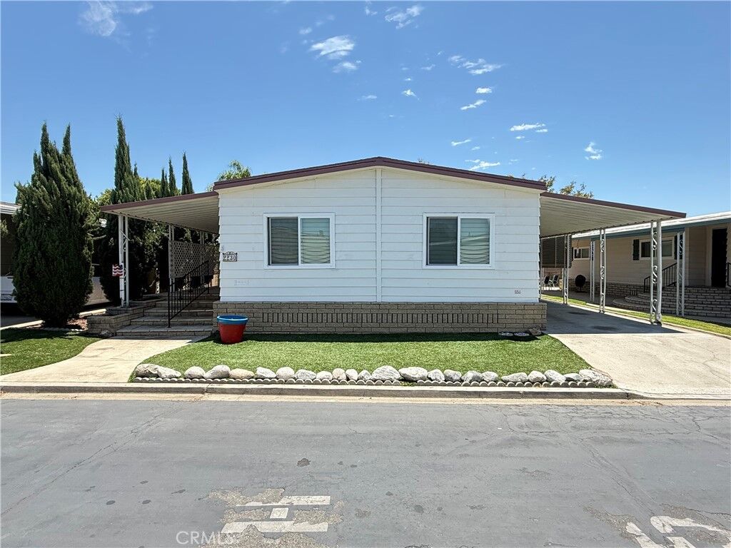 Property Photo:  2230 Lake Glen Drive 57  CA 90631 