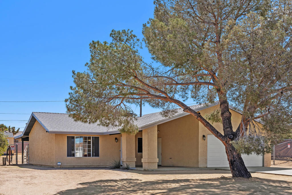 Property Photo: 7113 La Habra Avenue CA 92284