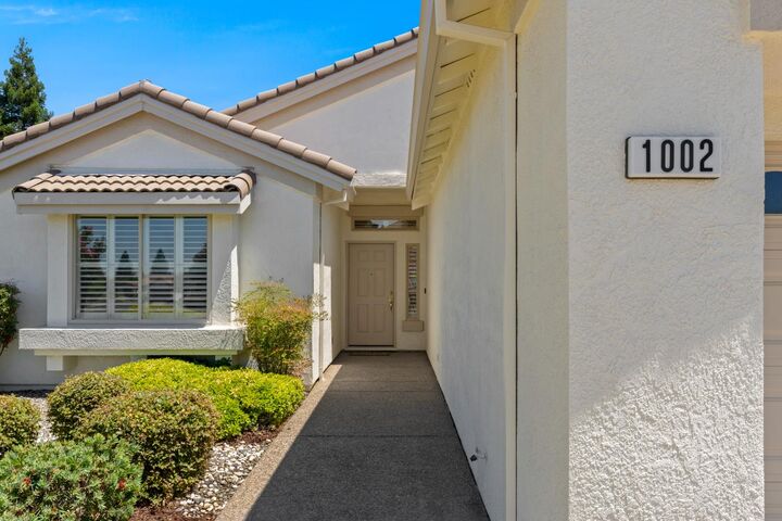 Property Photo:  1002 Stone Pine Ln  CA 95648 