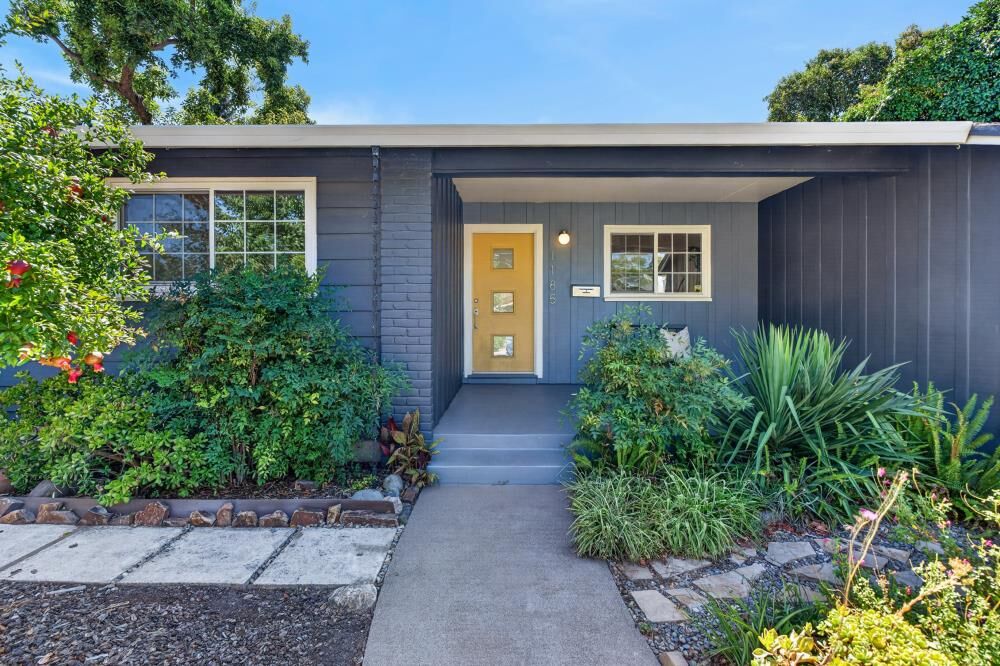 Property Photo:  1185 Weber Way  CA 95822 