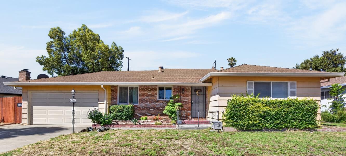 Property Photo:  5005 I Pkwy  CA 95823 