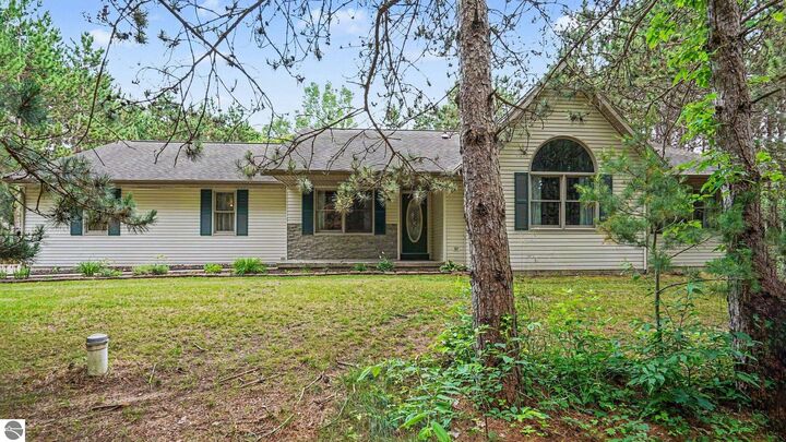 Property Photo: 2107 W Kelly Drive MI 48858