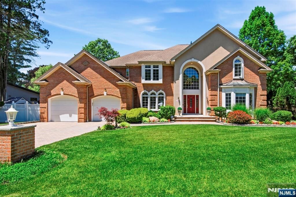 Property Photo:  18 Henmar Drive  NJ 07624 