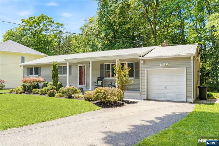 Property Photo:  28 Delbrook Road  NJ 07950 