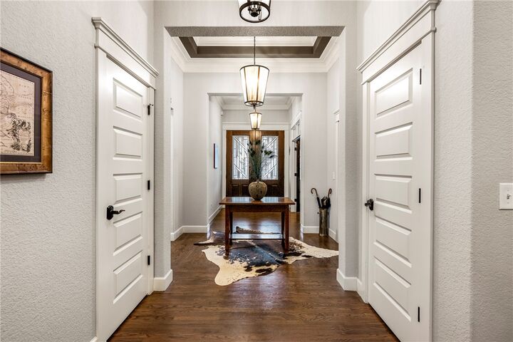 Property Photo:  500 NE Lake Pointe Place  AR 72712 