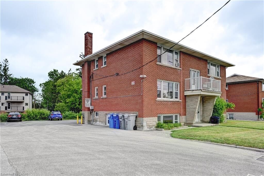 Property Photo:  1230 Queens Boulevard 0  ON N2M 1C3 