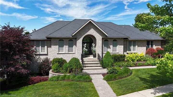 Property Photo: 139 Mannheim Crescent ON N0B 2H0