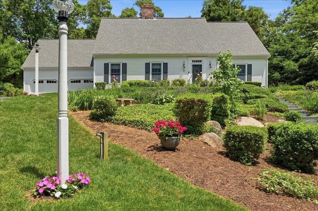 Property Photo:  11 Tower Hill Dr  MA 01534 