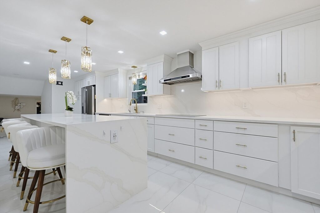 Property Photo:  14 Country Ln  MA 01752 
